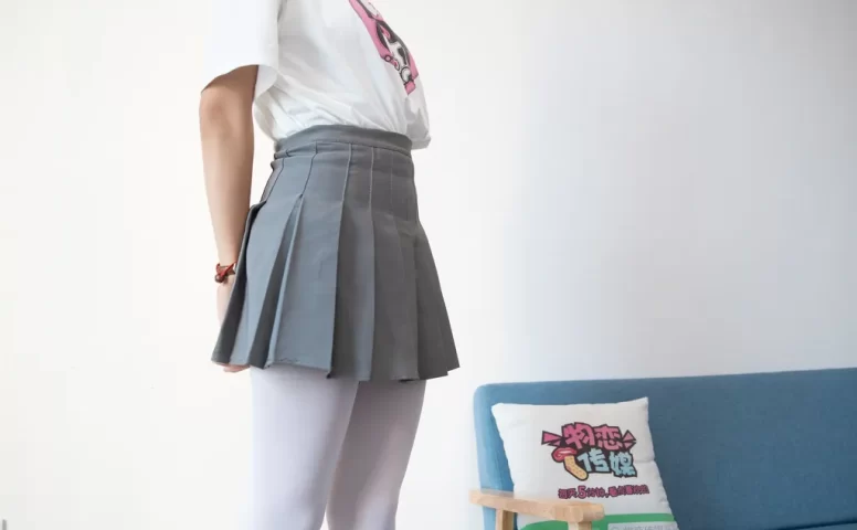 勿恋传媒 积分兑换 008期 小飞JK白丝脚 [157P/1V/4.2G]